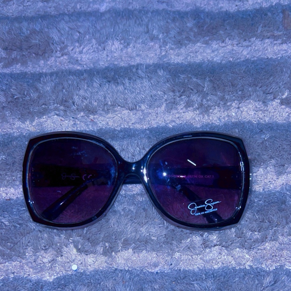 ‘JESSICA SIMPSON’ black sunglasses